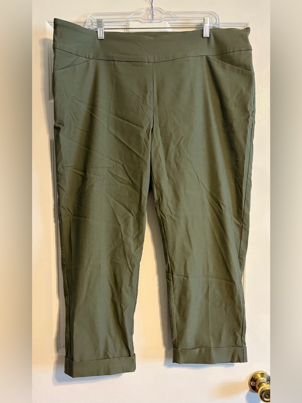 Tribal Women’s Olive Green Pull-On Stretch Capri Pants Size 20W Cuffed Plus